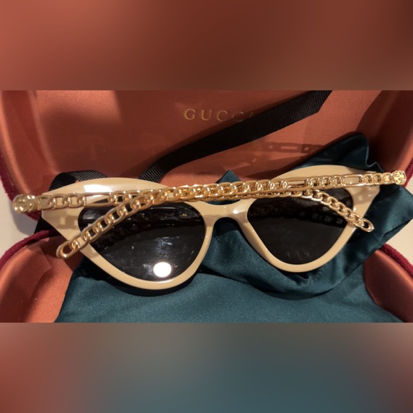 Gucci shades new with original box - Picture 2 of 7